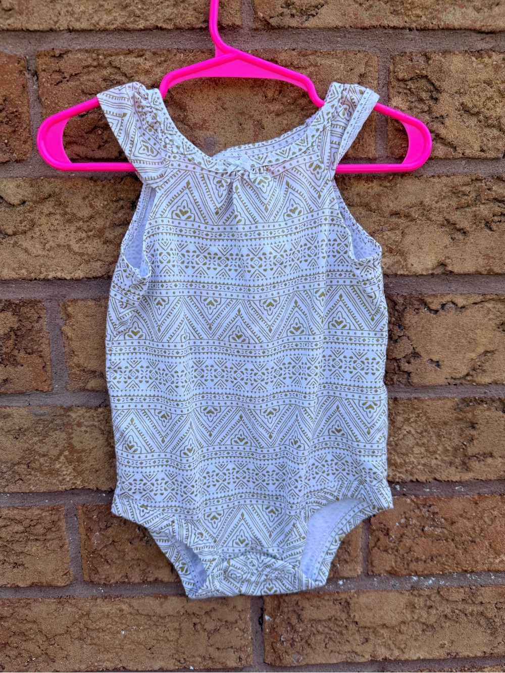 💫10/$25 • Carters Cotton Gold Geometric Print Bodysuit